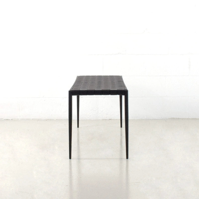 Bank / Couchtisch aus Ledergeflecht im Mid-Century-Stil (71 cm oder 119 cm)